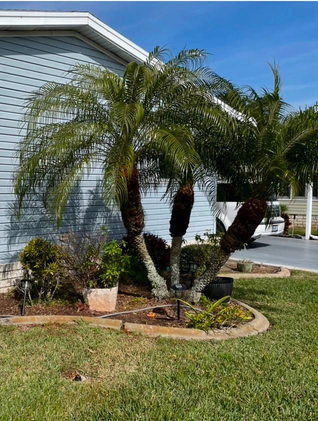 1323 Las Brisas Lane a Winter Haven, FL Mobile or Manufactured Home for Sale